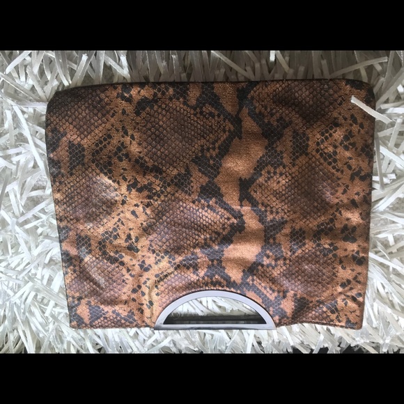 Faux snakeskin print & Iridescent. Black lining. - Picture 5 of 8